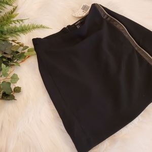 NWT: Forever 21: black mini skirt